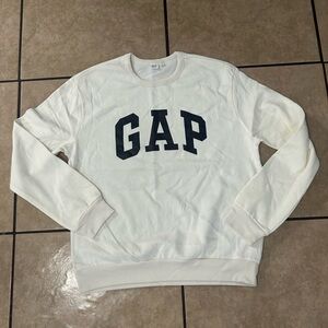 GAP Men's Cream Crewneck Sweater